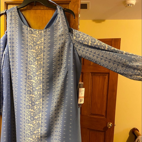 Blue/white paisley print sundress. - Picture 2 of 5